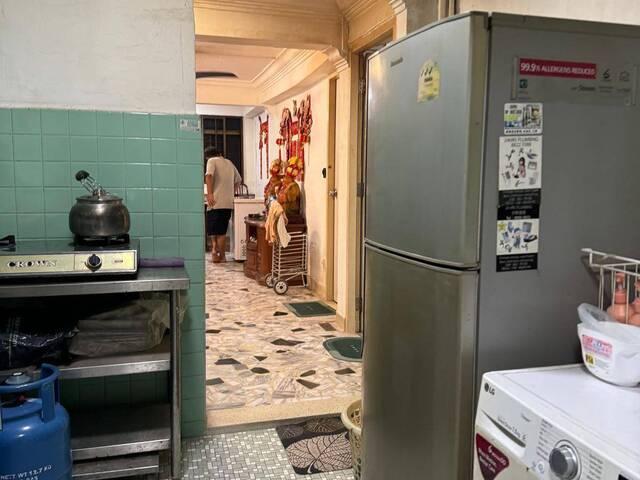 Room for rent in Telok Blangah