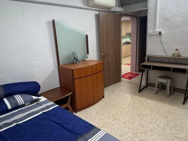 Room for rent in Ulu Pandan, 23 North West