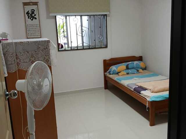 Room for rent in Ulu Pandan, 23 North West