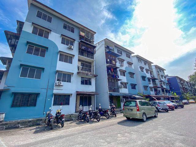 Flat for sale in Petaling, Alam Impian