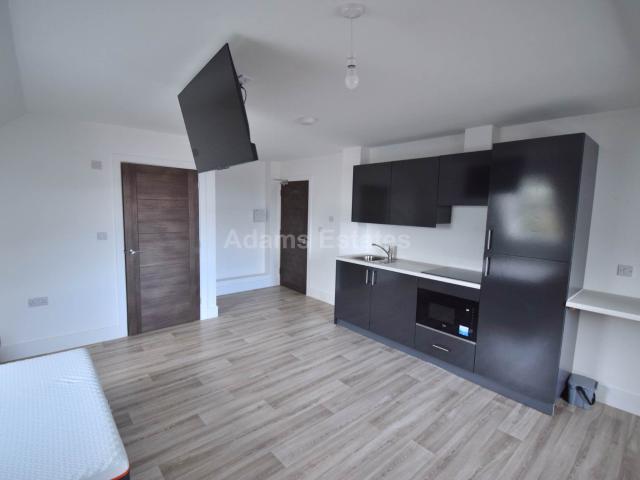 Studio for rent in Charndon, Buckinghamshire