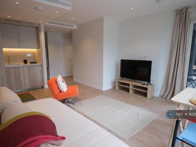 Apartment for rent in Oval, Greater London
