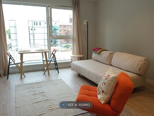 Apartment for rent in Oval, Greater London