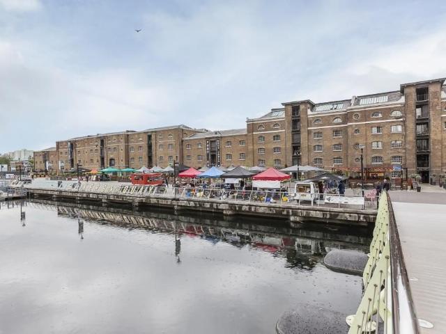 Apartment for rent in Canary Wharf, Greater London