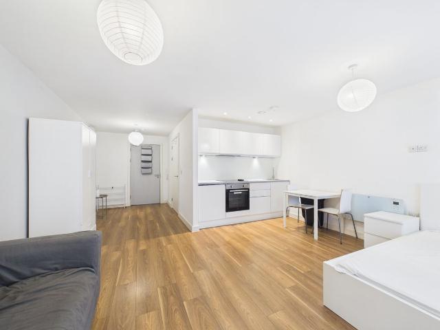 Studio for rent in Ropewalks, Calderstones