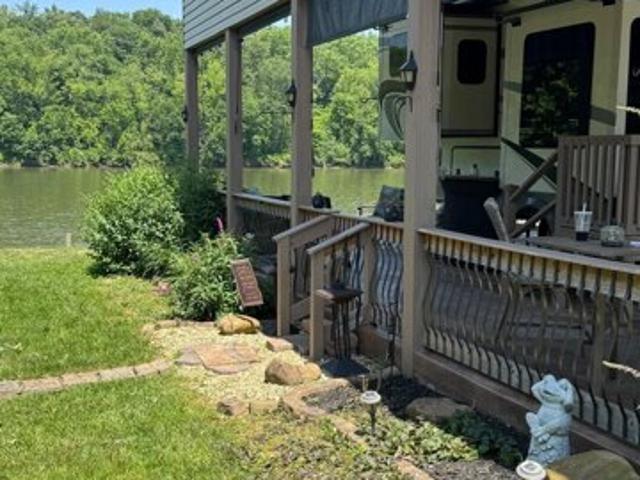 Land for sale in Falling Waters