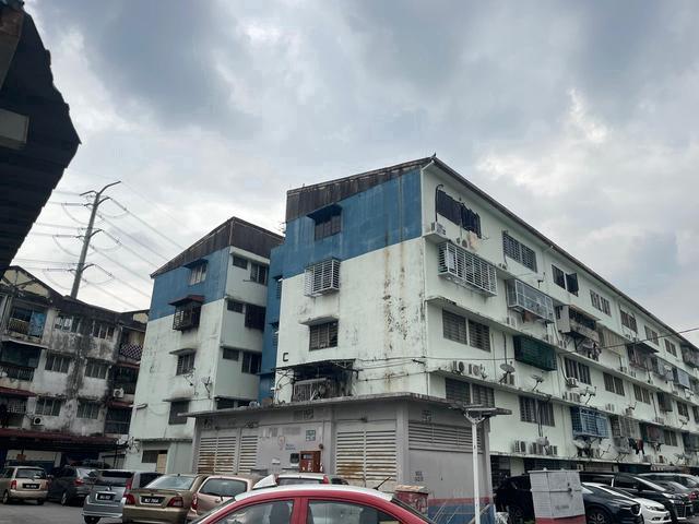 Flat for sale in Petaling, Alam Impian