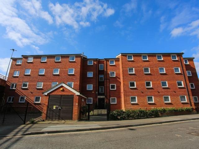 Studio for rent in Spring Park, Luton