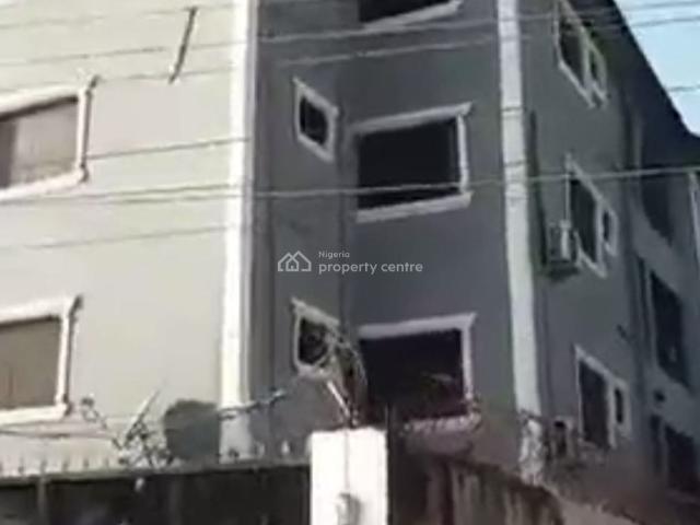 Flat for sale in Surulere , Surulere