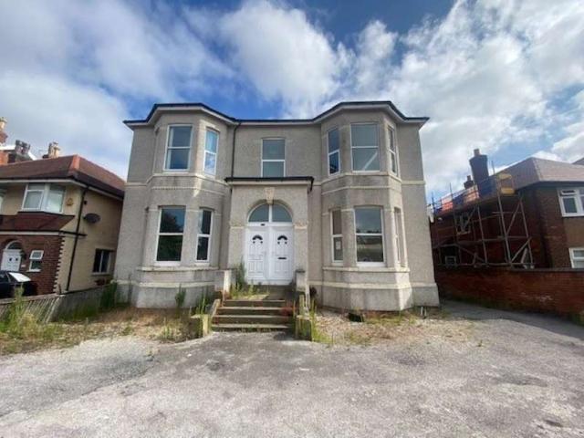 Apartment for sale in Meols Cop, Southport