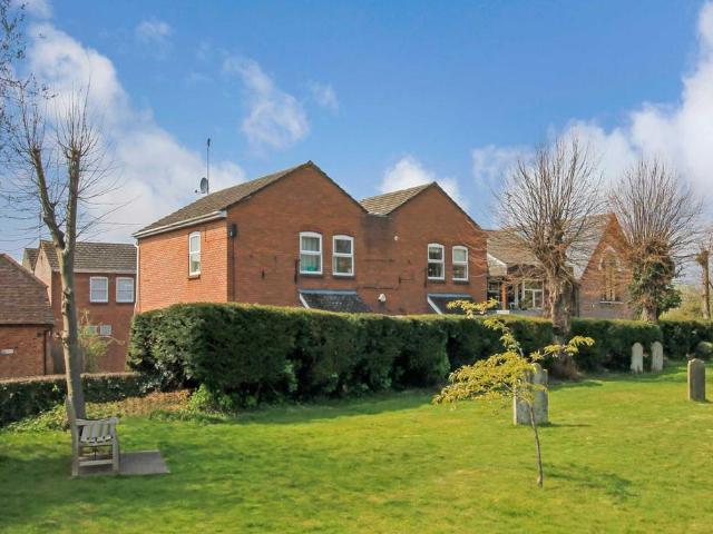 Flat for sale in Pouchen End, Hertfordshire