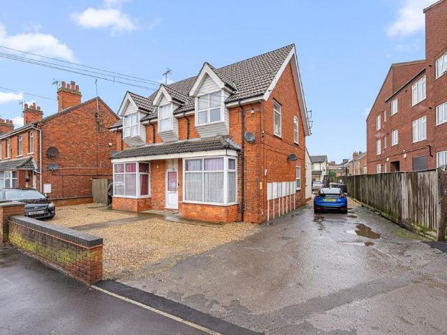 Flat for sale in Belleau, Lincolnshire