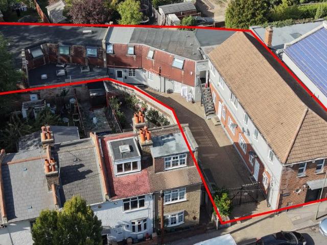 Flat for sale in Widmore Green, Greater London