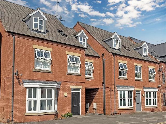Flat for sale in New Boultham, Brayford