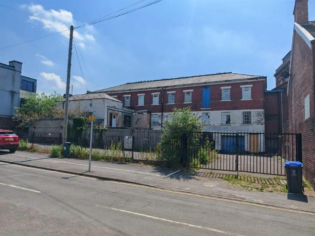 Flat for sale in Kingsley Moor, Staffordshire