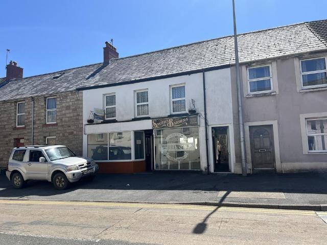 Flat for sale in Carmarthen, Wales