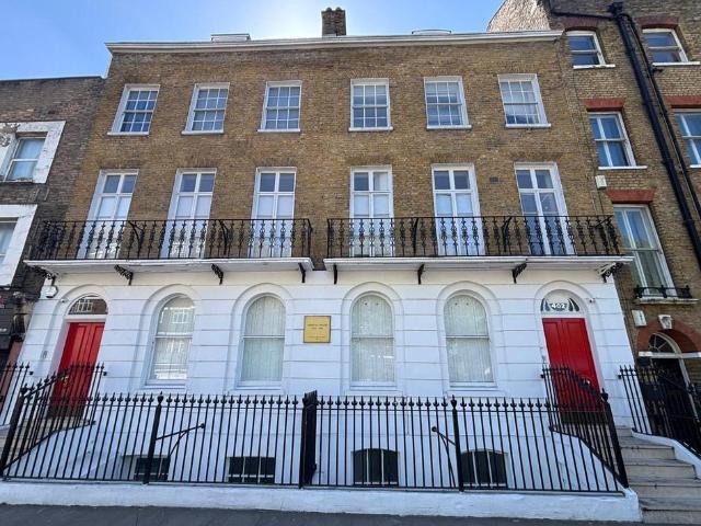 Flat for sale in Ratcliffe, Shadwell
