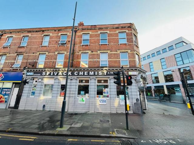 Flat for sale in Dollis Hill, Greater London