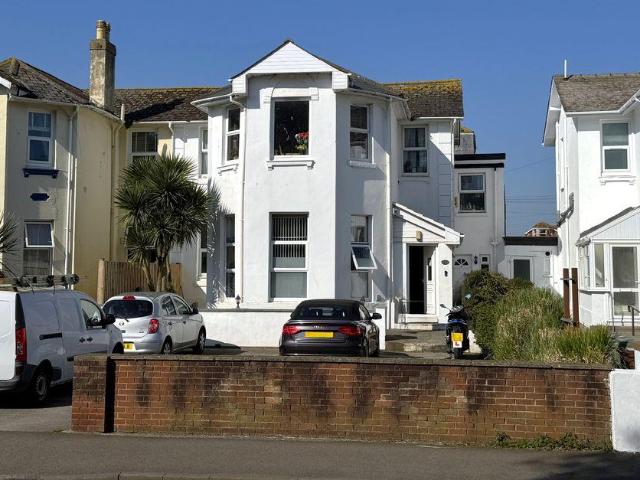 Flat for sale in Livermead