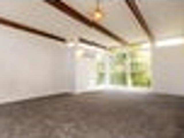 Apartment for rent in Blockhouse Bay, Oroua County