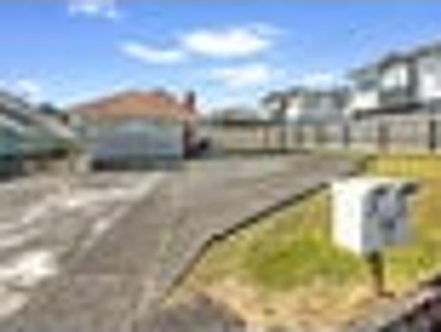 Apartment for rent in Blockhouse Bay, Oroua County