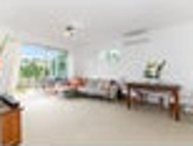 Apartment for rent in Blockhouse Bay, Oroua County