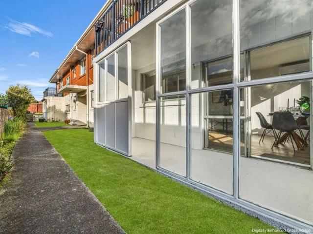 Apartment for rent in Blockhouse Bay, Oroua County