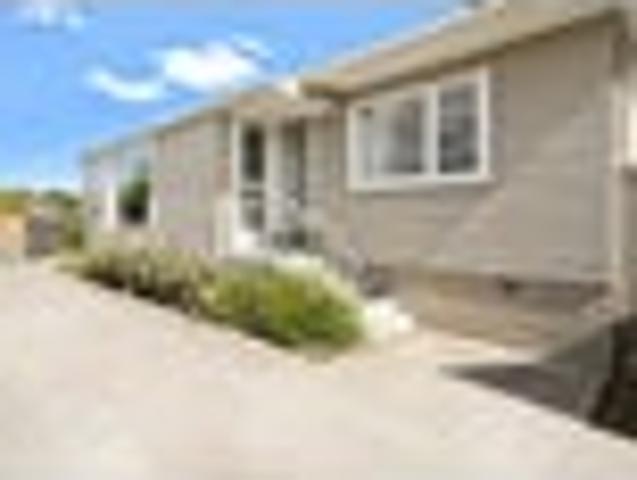 House for rent in Blockhouse Bay, Oroua County