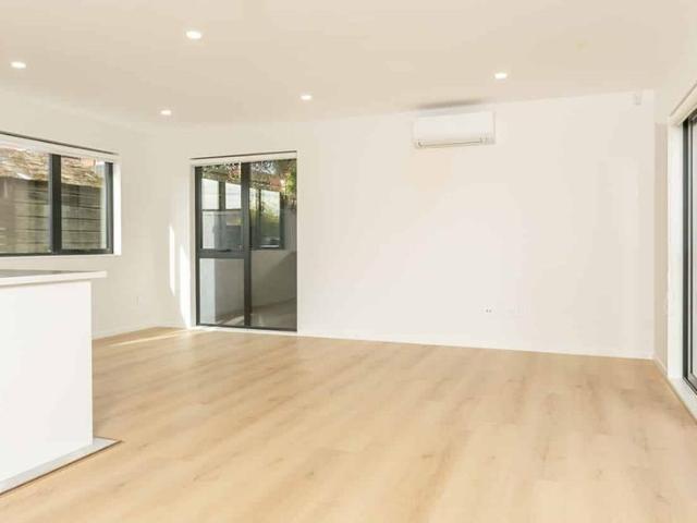 Townhouse for rent in Blockhouse Bay