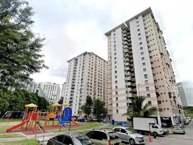 Flat for sale in Petaling, Damansara Damai