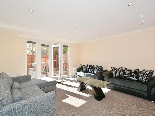 House for rent in Old Ford, Bow
