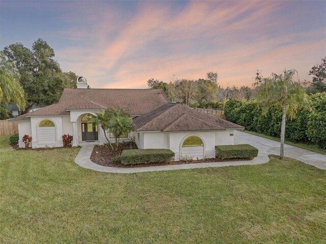 House for sale in Yalaha, Florida