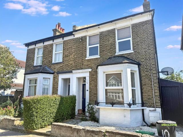Apartment for rent in Widmore, Greater London