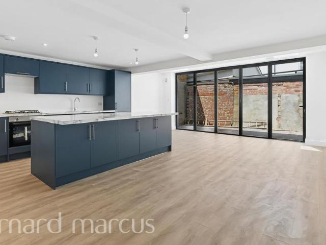 Apartment for rent in Surbiton, Greater London
