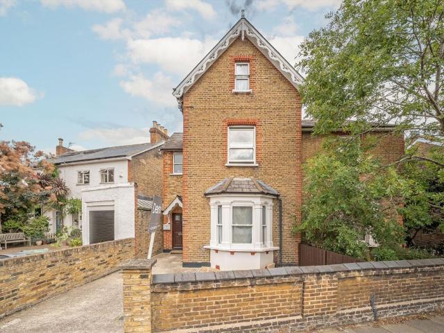 Room for rent in Surbiton, Greater London