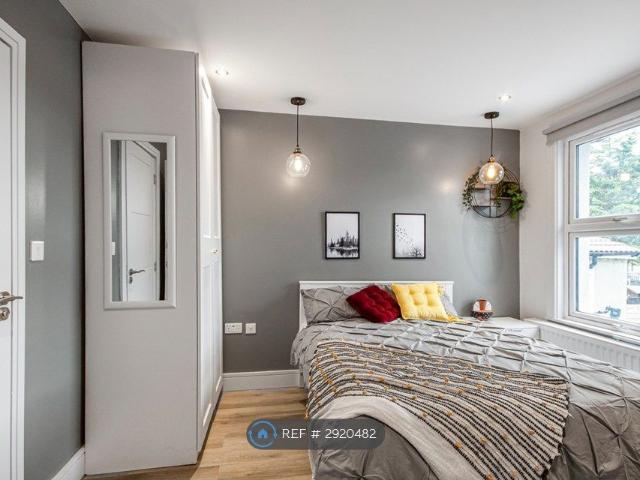 Room for rent in Glyndon, Plumstead
