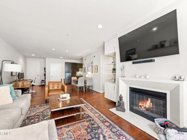 Condo for sale in Canoga Park, California