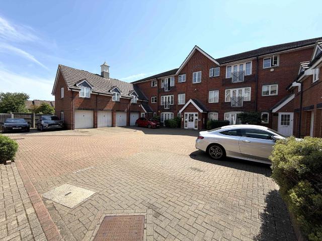 Apartment for rent in Mill Hill, Greater London