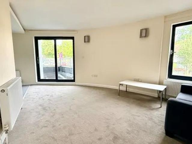 Apartment for rent in Woodford Bridge, Greater London