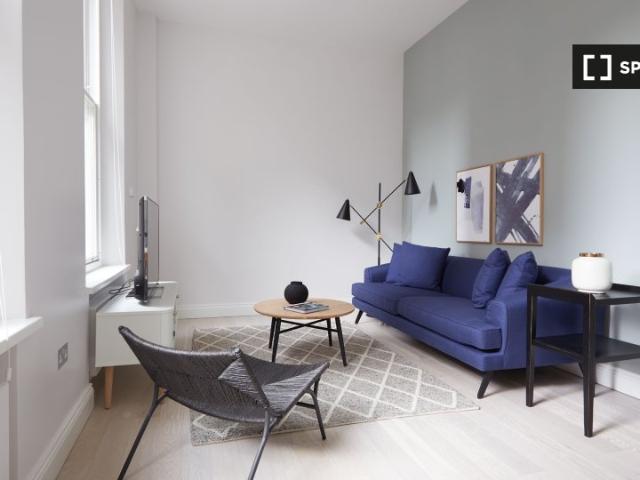 Apartment for rent in St Giles, Greater London
