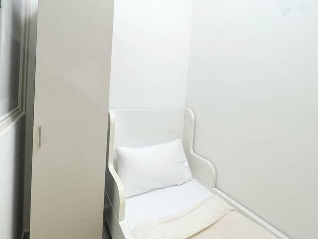 Room for rent in Bukit Timah, 23 North West