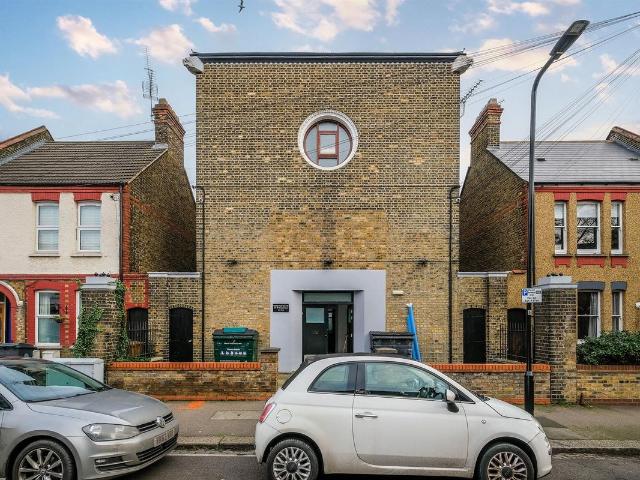Studio for rent in Leyton, Greater London