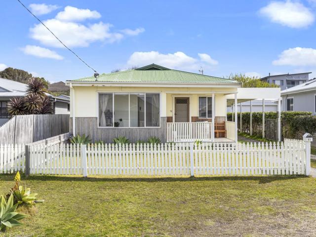 House for rent in Blue Bay, New South Wales
