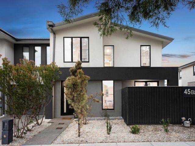 Townhouse for sale in Bentleigh East, Melbourne