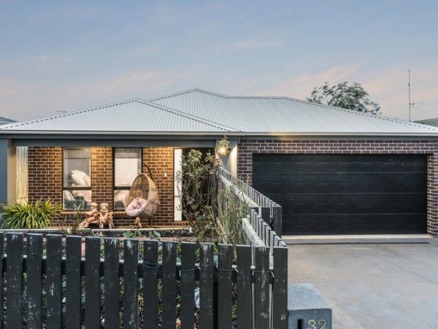 House for sale in Leopold, Victoria