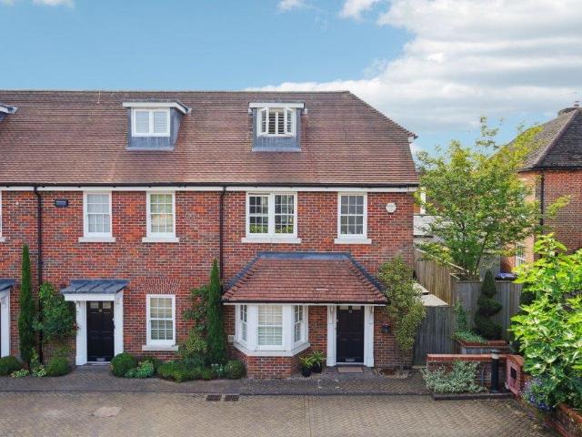 House for rent in Beaconsfield Old Town, Beaconsfield