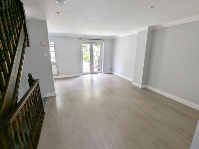 Townhouse for rent in Kingswood