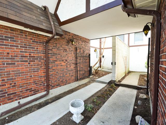 House for rent in Dollard-des-ormeaux, Quebec