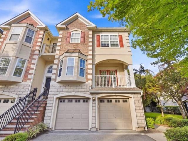 House for sale in Riverside Court, Secaucus
