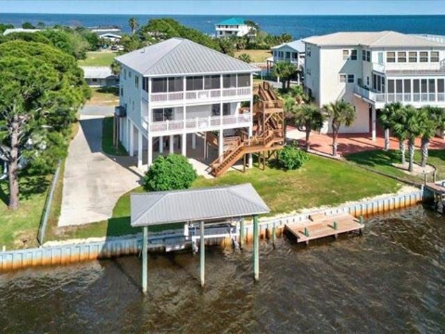 House for sale in Panacea
